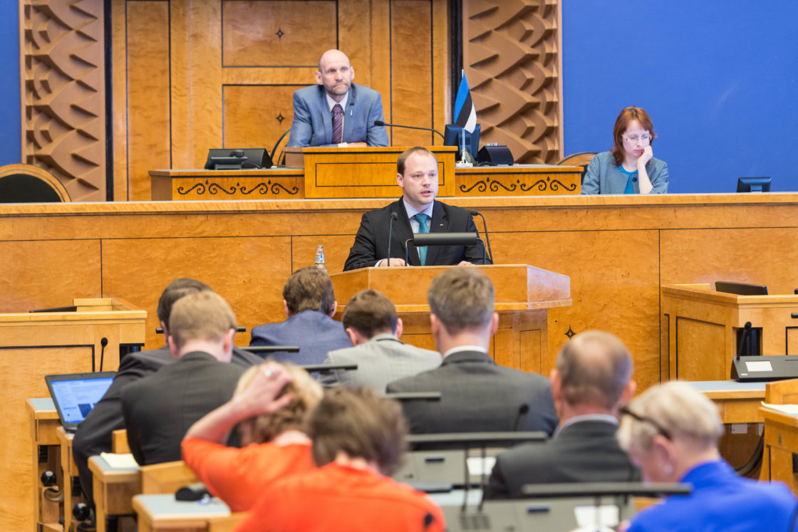 Riigikogu täiskogu istung 2. juuni 2015
